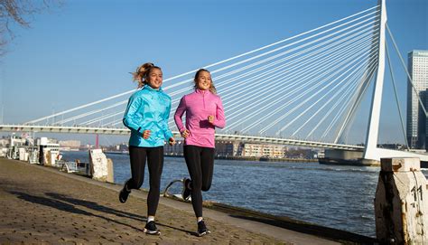 nike hardloookleding dames hoe valt de maarlt